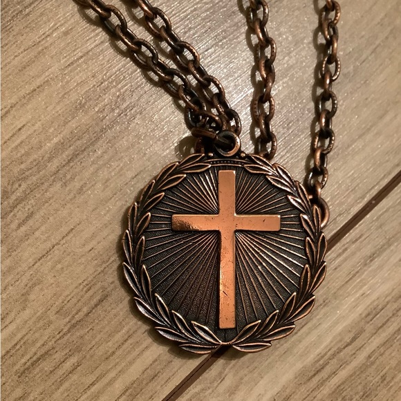 New vintage Solid copper cross medallion - Picture 5 of 5
